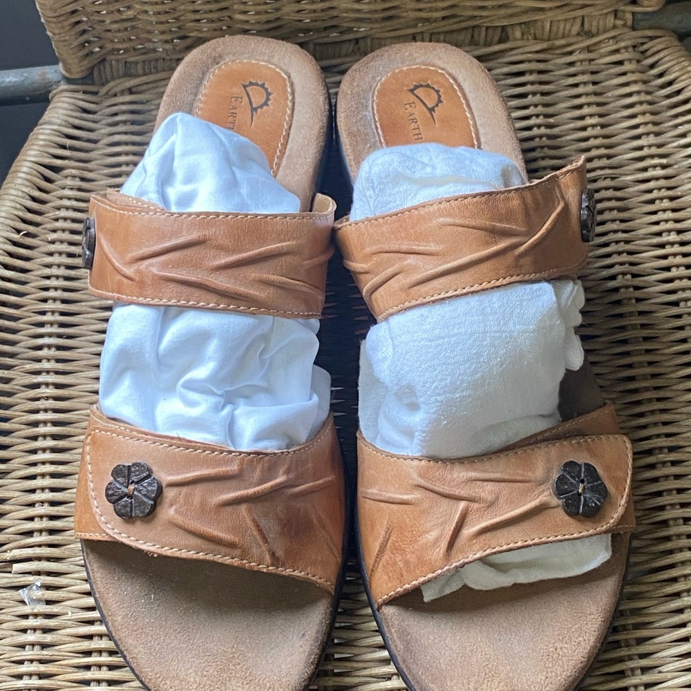 Earth Origins Tan Sandals with Twisted Straps